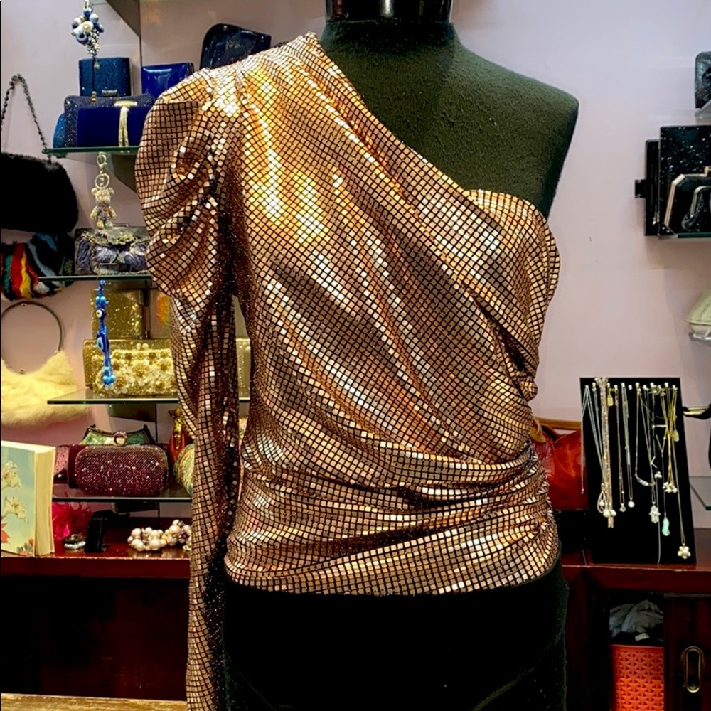 Meet me under the disco ball ✨